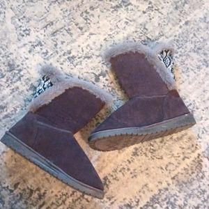MUK LUKS - Gray Slip On Boots